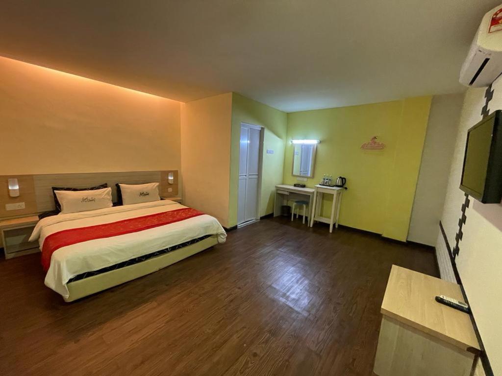 N&L Hotel קואלה טרנגאנו מראה חיצוני תמונה