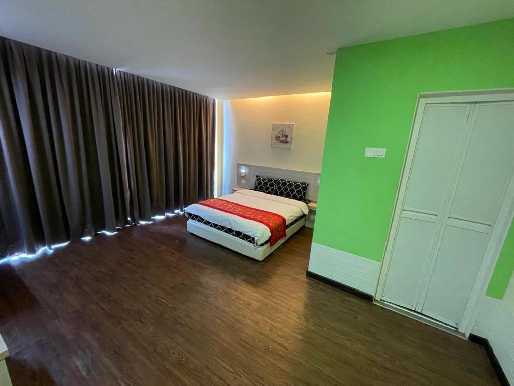 N&L Hotel קואלה טרנגאנו מראה חיצוני תמונה