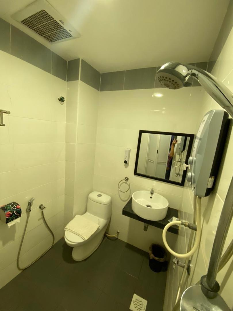 N&L Hotel קואלה טרנגאנו מראה חיצוני תמונה