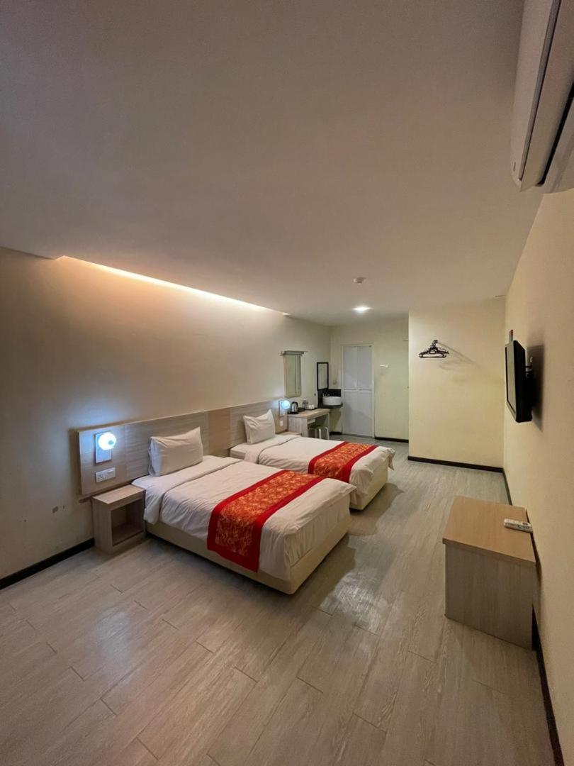 N&L Hotel קואלה טרנגאנו מראה חיצוני תמונה