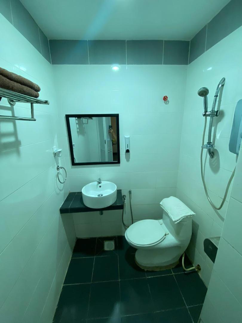 N&L Hotel קואלה טרנגאנו מראה חיצוני תמונה