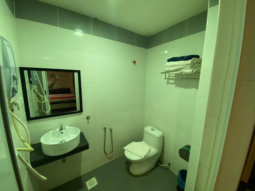 N&L Hotel קואלה טרנגאנו מראה חיצוני תמונה